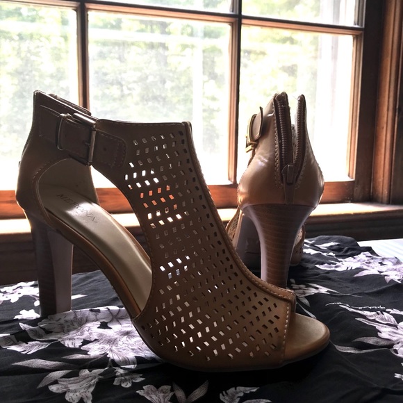 Merona Heels - Picture 3 of 5